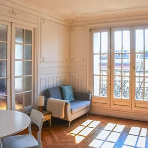  Appartement Oberkampf France